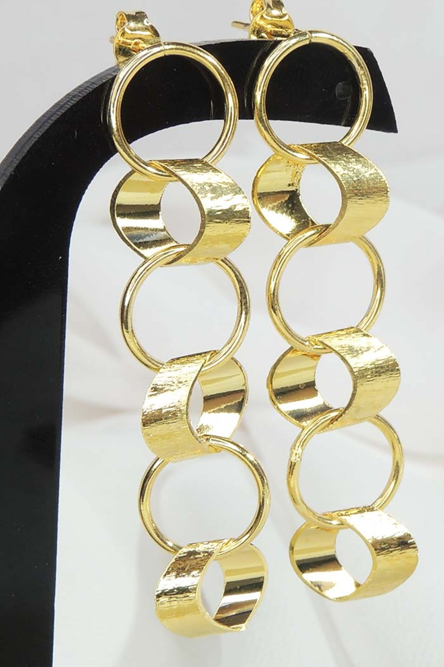 Brinco Grande de Círculos Interligados Banhado em Ouro 18k